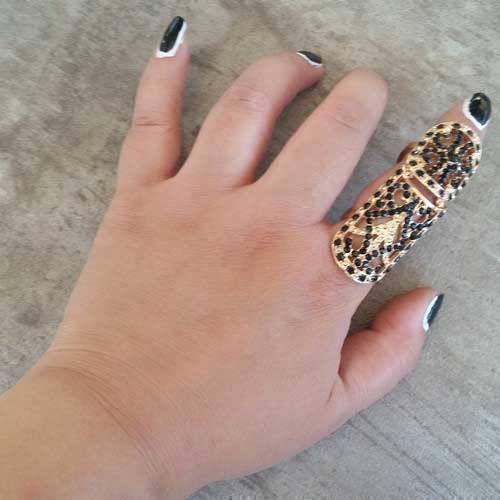 Knuckle ring