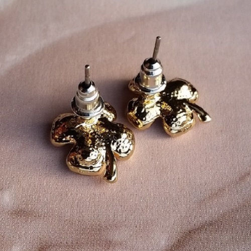 goudkleurige oorbellen klavertjevier met verschillende zirkonia