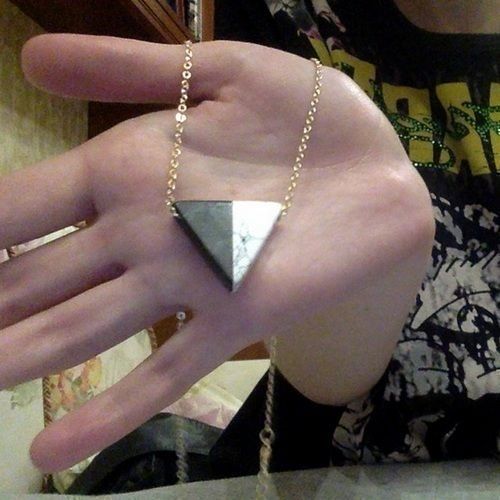 steen-ketting-twee-tonen-driehoek