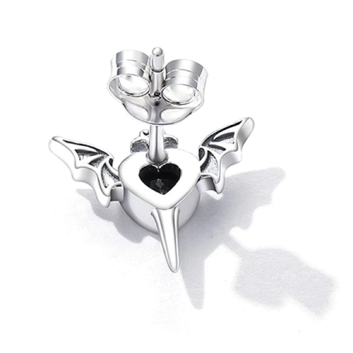 zilveren oorbellen vleermuis vleugels oorknopjes met hart vorm zirkonia zilver 925