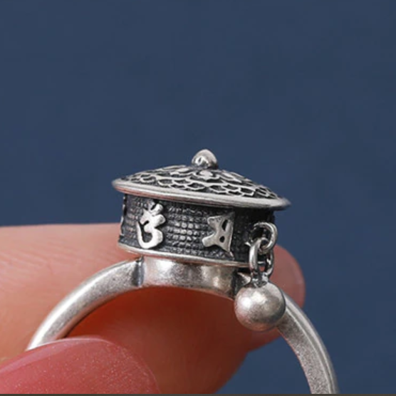 Zilveren tibetaanse gebedsmolen geluksbrenger verstelbaar ring met lotus Mandala en Mantra Om Mani Padme Hum