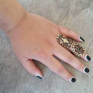 Knuckle ring