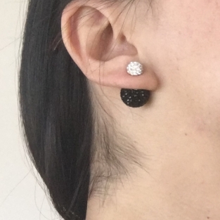 double-dots-oorbellen-zwart-en-wit