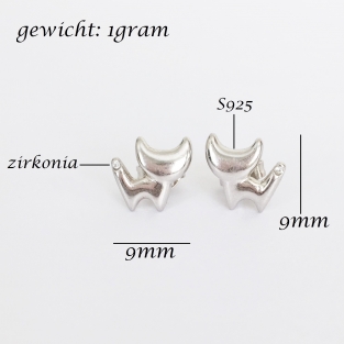 oorbellen-knopjes-zilveren-schattige-kat-met-kleine-zirkonia-op-de-staart-S925