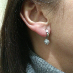 Zilveren ringtjes oorbellen met bling bling dobbelsteentjes oorhangers